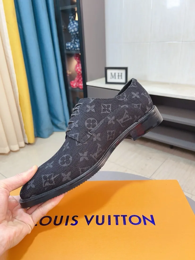 Ex-factory price 720🌹🌹High version [LV] Louis Vuitton's popular casual leather shoes🎖Fashionable and elegant🎖🎖Material: Original imported open-edge beaded cowhide, washed cowhide leather lining, original open-molded rubber outsole, high-end and classy, ​​elegant quality, instantly transforming into a handsome man ❤❤Standard\nNumber: 38-44